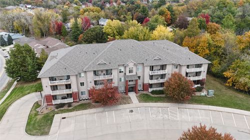 apt-203-470 N 1st Ave, Iowa City, IA, 52245-3564 | Card Image