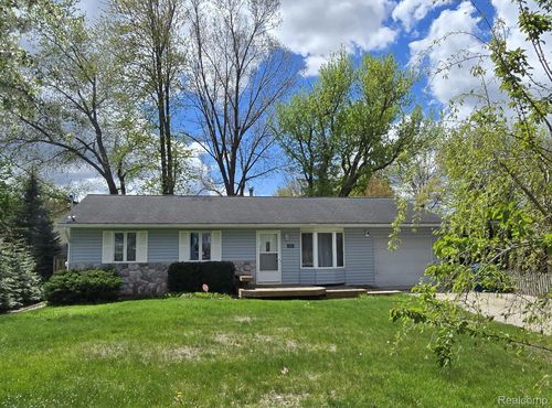1855 Luneta Ct, Commerce Township, MI, 48382-1862 | Card Image