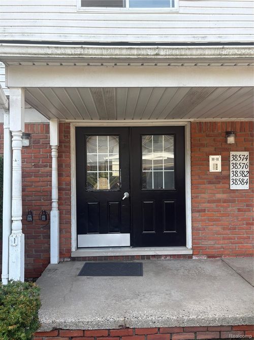 38576 Meadowdale St, Clinton Twp, MI, 48036-3512 | Card Image