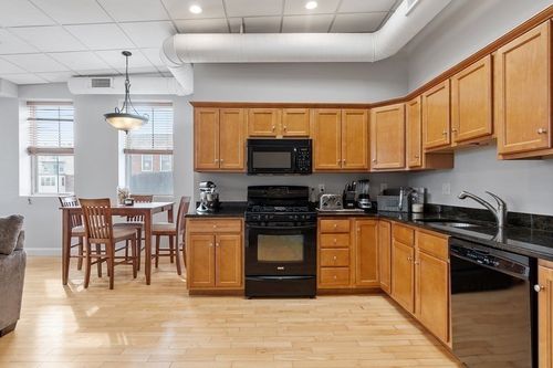 unit-402-24 Washington St, Haverhill, MA, 01832-5760 | Card Image