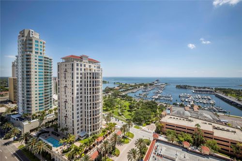 1804-100 1st Ave N, ST PETERSBURG, FL, 33701-3527 | Card Image