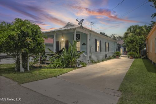 253 Sycamore St, Bay Saint Louis, MS, 39520-4222 | Card Image