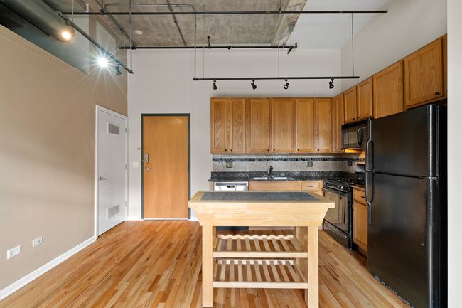 APT-211 - 2001 Calumet Ave, Home with 0 bedrooms, 1 bathrooms and 1 parking in CHICAGO IL | Image 8