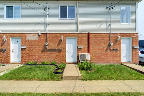 {{alt}} | Card Image