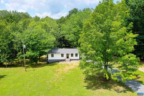 1038 Smith Rd, AFTON, VA, 22920-1703 | Card Image