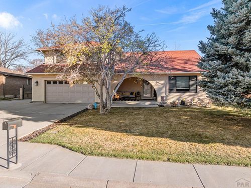 7 Alta Loma Dr, Pueblo, CO, 81005-2952 | Card Image