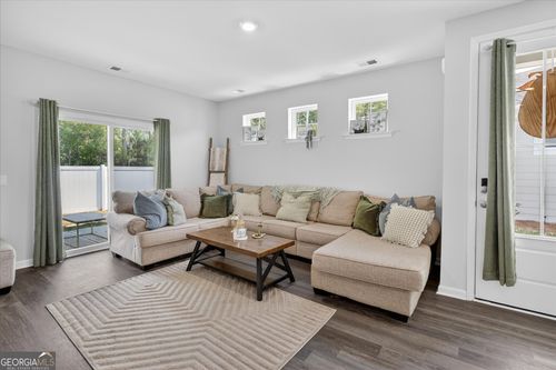 208 Holloway Hl, Pooler, GA, 31322-9703 | Card Image