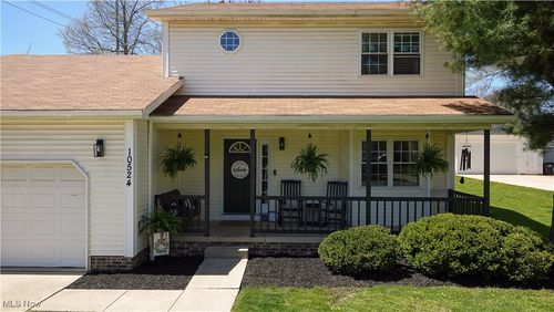 10524 California St, Aurora, OH, 44202-9400 | Card Image