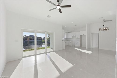 2105 Ne 1st Ave, Cape Coral, FL, 33909-4225 | Card Image