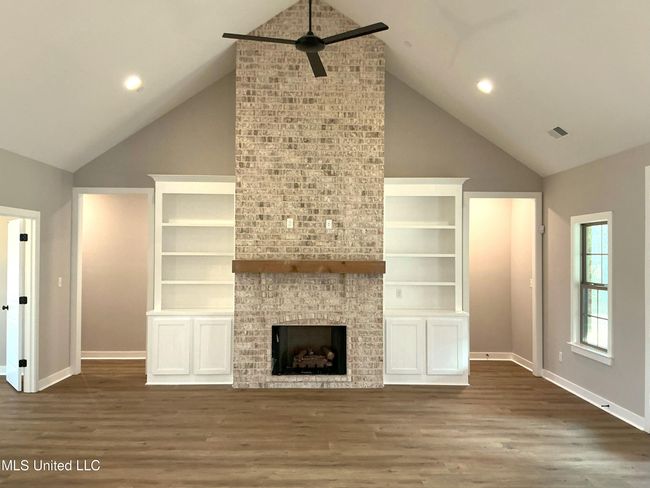Family Room | Image 10