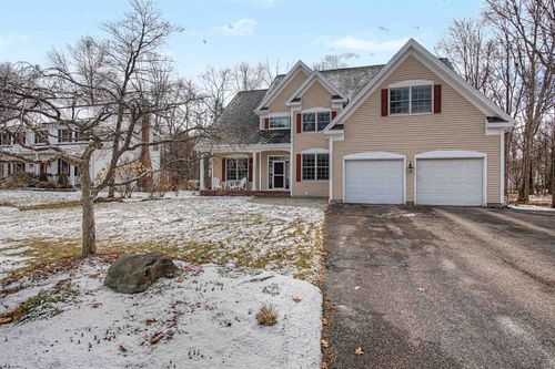 7 Debra Dr, Essex, VT, 05452-3413 | Card Image