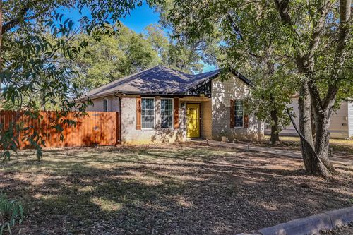 1012 N Robinson St, Cleburne, TX, 76031-3212 | Card Image