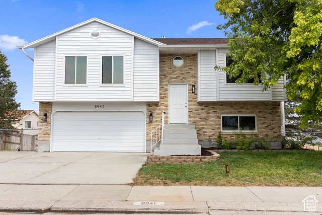 Pagoda Tree Ln, West Jordan, UT 84088