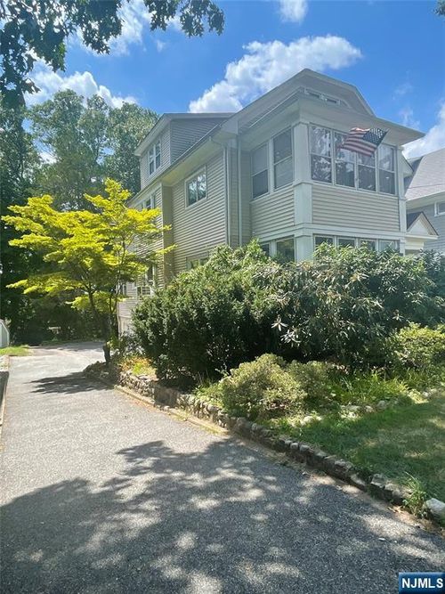 134 Highland Ave, Midland Park, NJ, 07432-1937 | Card Image