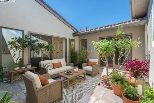 506 Jones Pl, Walnut Creek, CA, 94597-3142 | Card Image