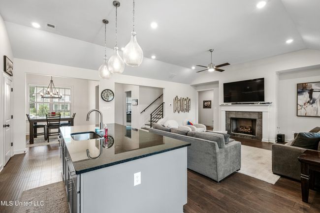 Kitchen | Image 11