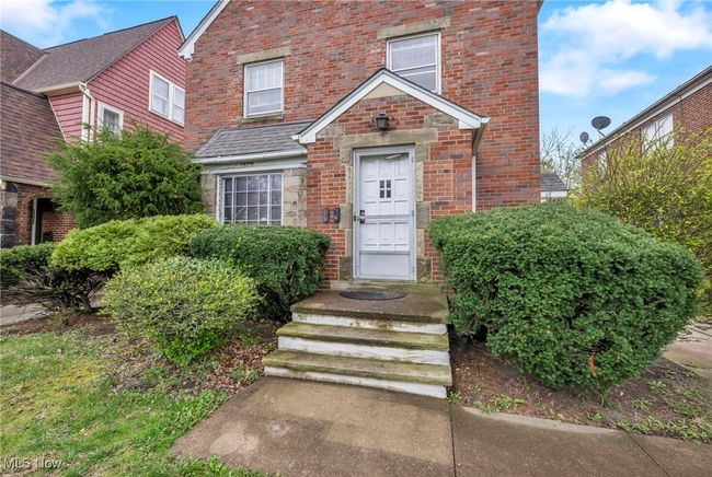 Traditional home with brick siding | Image 46