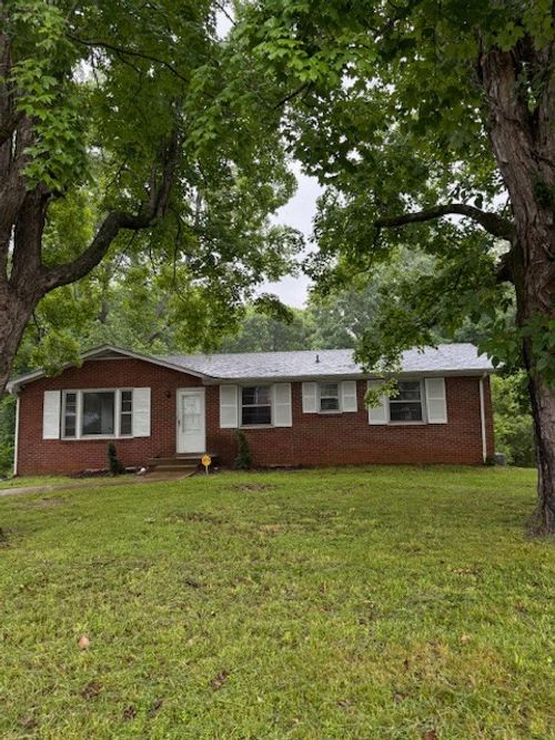 945 Richardson St, Clarksville, TN, 37040-4159 | Card Image