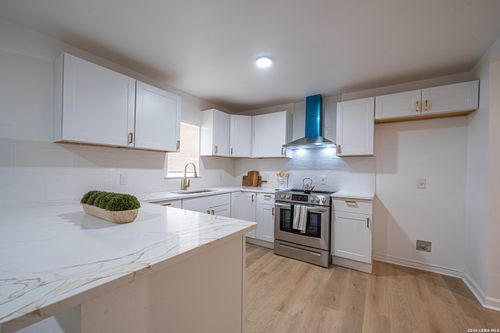 303 Victor St, San Antonio, TX, 78209-6946 | Card Image