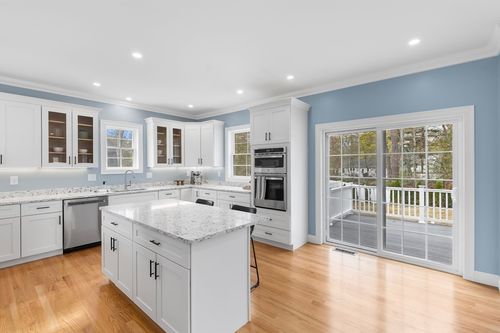 24 Marion St, Walpole, MA, 02081-1717 | Card Image