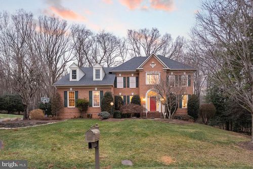 1050 Northfalls Ct, Great Falls, VA, 22066-1551 | Card Image