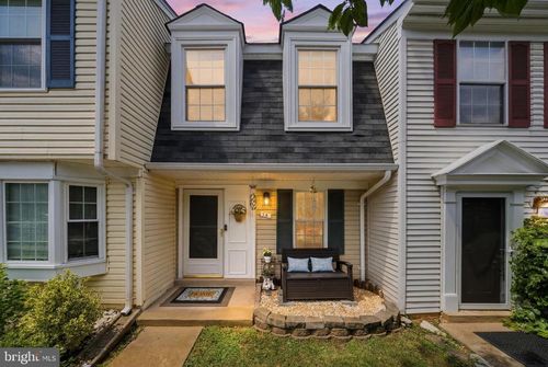 14 Gannon Way, STERLING, VA, 20165-5767 | Card Image