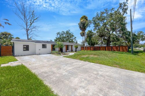 9935 River Dr, GIBSONTON, FL, 33534-4405 | Card Image