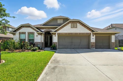 9110 Brett Ct, Mont Belvieu, TX, 77523-5105 | Card Image