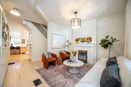 21A Grafton Ave, Toronto, ON, M6R1C3 | Card Image