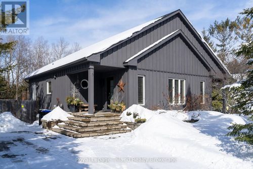 19 Trails End, Collingwood, ON, L9Y5B1 | Card Image