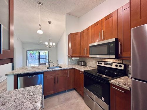 2206-3054 S Oakland Forest Dr, Oakland Park, FL, 33309-5681 | Card Image