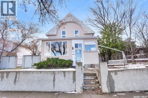 33 Home St W, Moose Jaw, SK, S6H4X2 | Card Image