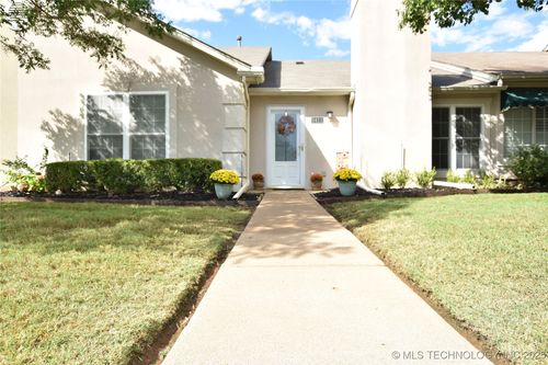 8411 83rd St, Tulsa, OK, 74133-8021 | Card Image