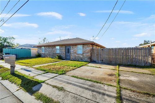 2804 Guerra Dr, Violet, LA, 70092-2933 | Card Image