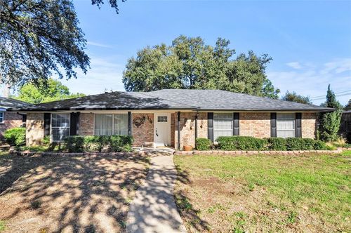 304 Circleview Drive S, Hurst, TX, 76054 | Card Image