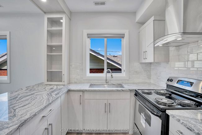 B - 1044 Howard Ave, Home with 2 bedrooms, 2 bathrooms and 1 parking in Windsor ON | Image 8