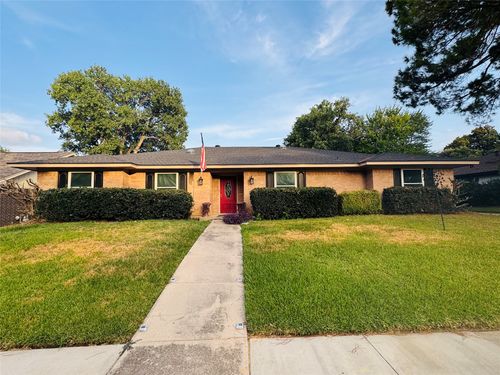 1807 Holm Oak St, Arlington, TX, 76012-5609 | Card Image