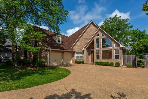 8401 Whiterose Ct, College Station, TX, 77845-4604 | Card Image