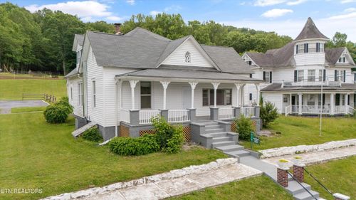 313 W Spring St, Oliver Springs, TN, 37840-1669 | Card Image