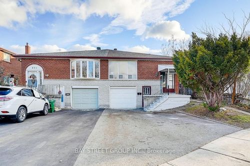 lower-269 Shawnee Circle, North York, ON, M2H2Y3 | Card Image