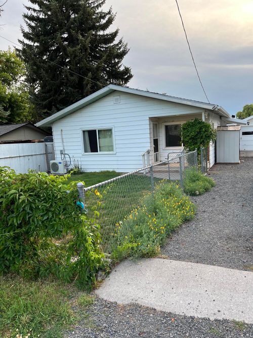 1868 Ivory Street, Klamath Falls, OR, 97603 | Card Image