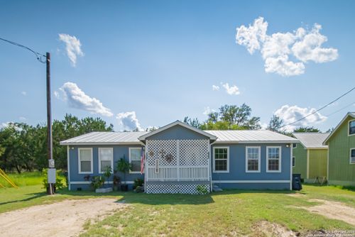 289 Chaparral Dr, Bandera, TX, 78003-5404 | Card Image