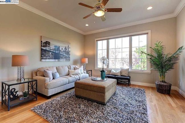 Family Room | Image 8