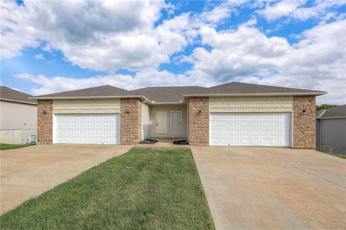 10514 E 45th Ter, Kansas City, MO, 64133-7803 | Card Image