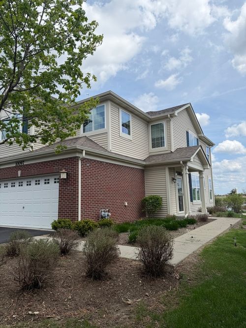 10097 Cummings St, Huntley, IL, 60142-6033 | Card Image