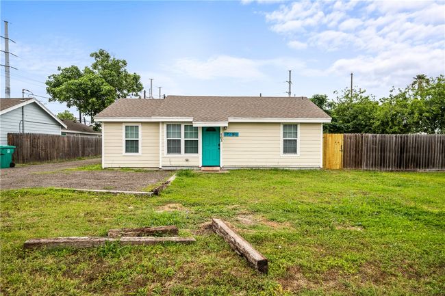 507 S Arch St, Home with 18 bedrooms, 6 bathrooms and null parking in Aransas Pass TX | Image 5
