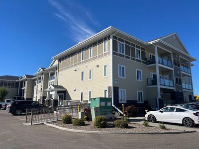 205 - 173 Fairmont Blvd S, Condo with 1 bedrooms, 2 bathrooms and 1 parking in Lethbridge AB | Image 1