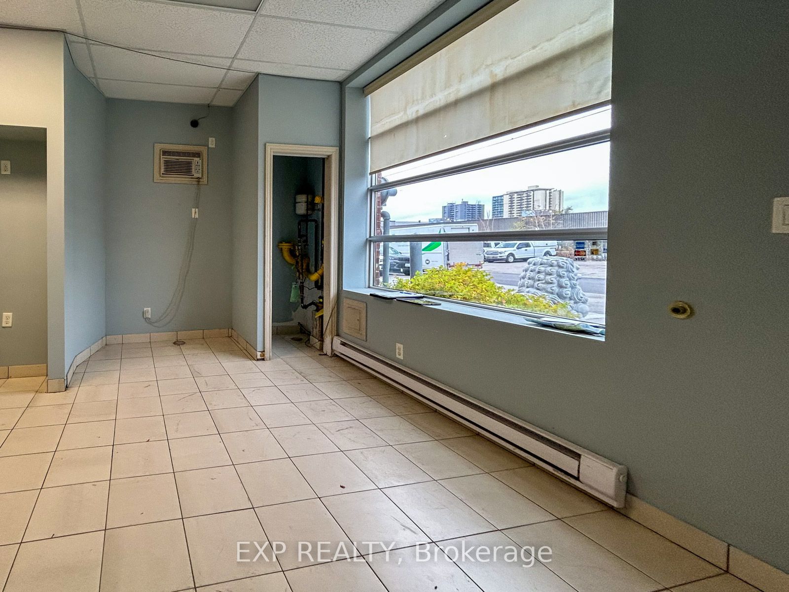 Commercial Lease in Toronto W04 4