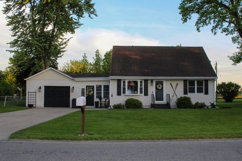 22555 Diamond Cove St, Cassopolis, MI, 49031-9711 | Card Image