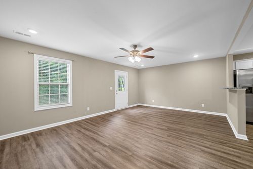 unit-304-135 Country Ln, Clarksville, TN, 37043-3945 | Card Image